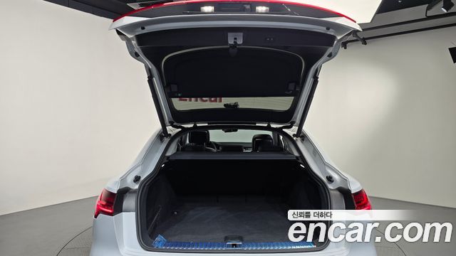Audi e-tron 2022 — photo 19