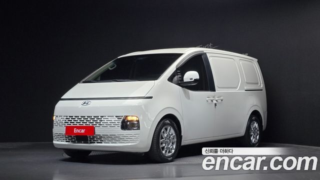 Hyundai Staria 2022 — photo 1
