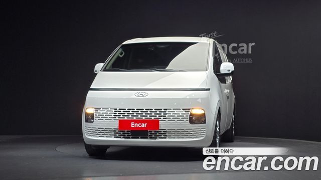 Hyundai Staria 2022 — photo 3