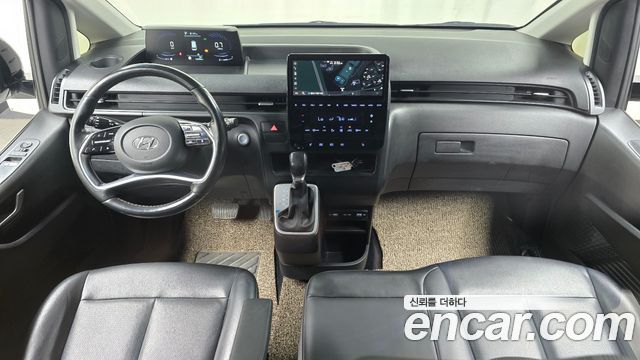Hyundai Staria 2022 — photo 10