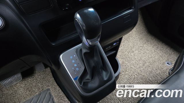 Hyundai Staria 2022 — photo 12