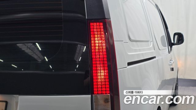 Hyundai Staria 2022 — photo 9