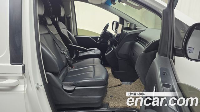 Hyundai Staria 2022 — photo 16