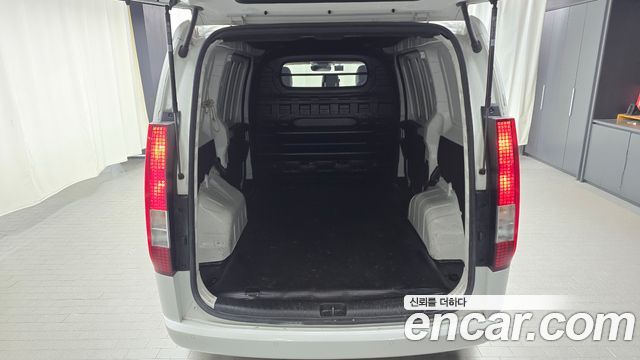 Hyundai Staria 2022 — photo 28