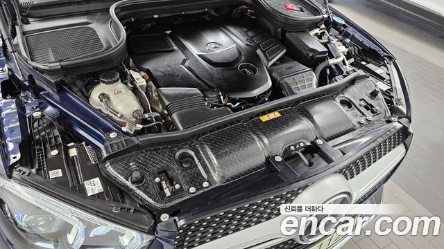 Mercedes-Benz GLE-Class 2021 — photo 6