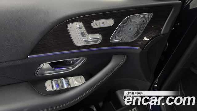 Mercedes-Benz GLE-Class 2021 — photo 28