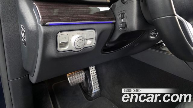 Mercedes-Benz GLE-Class 2021 — photo 29