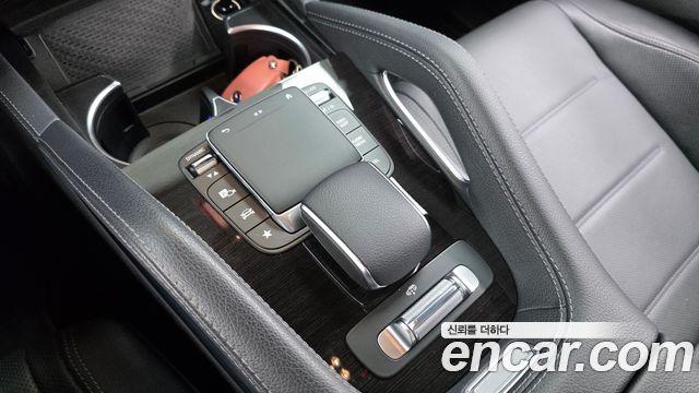 Mercedes-Benz GLE-Class 2021 — photo 30
