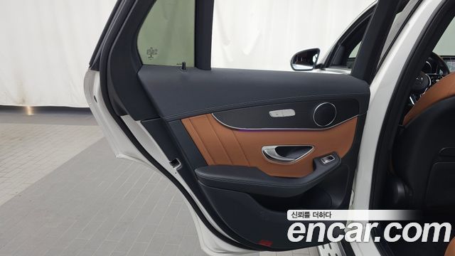 Mercedes-Benz GLC-Class 2023 — photo 15