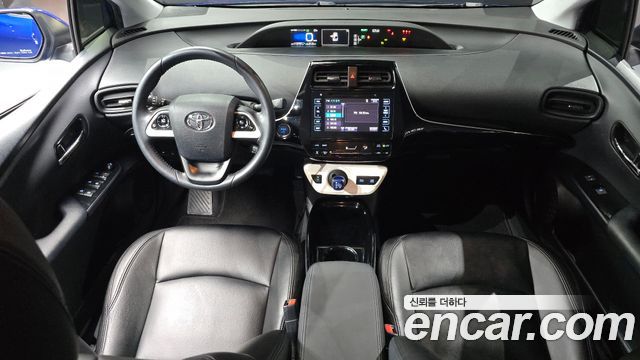 Toyota Prius 2018 — photo 10
