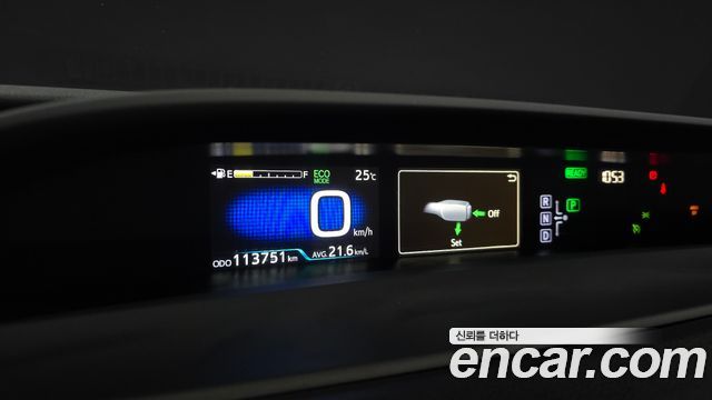 Toyota Prius 2018 — photo 11