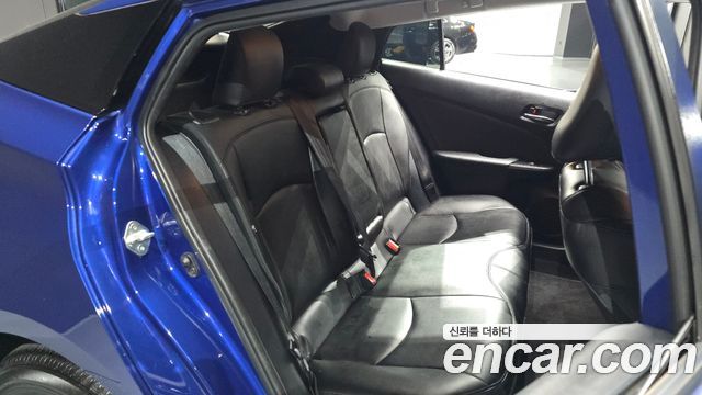 Toyota Prius 2018 — photo 17