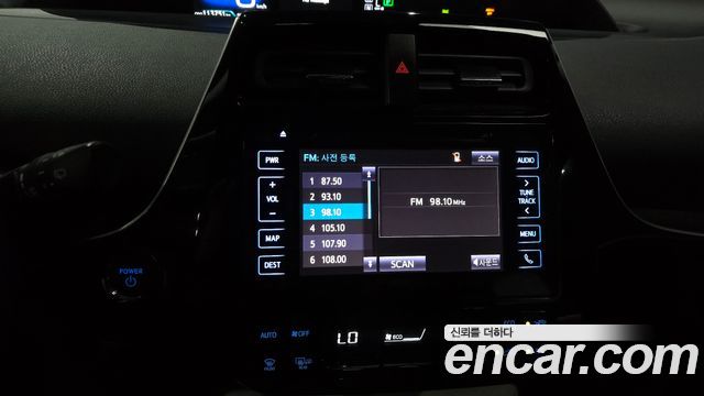 Toyota Prius 2018 — photo 22