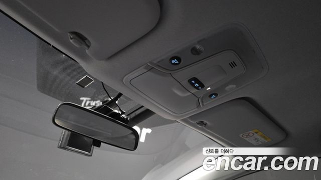 Toyota Prius 2018 — photo 23