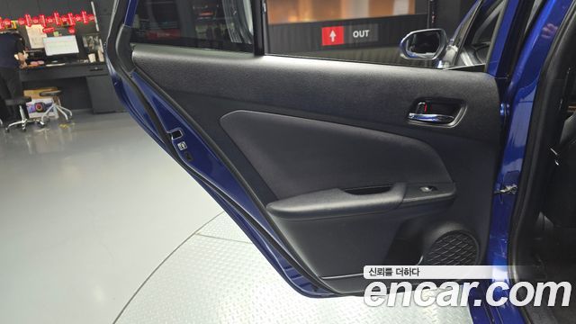 Toyota Prius 2018 — photo 15