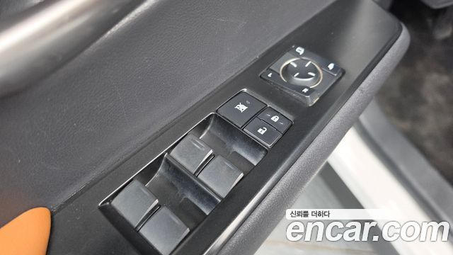 Lexus UX 2019 — photo 20