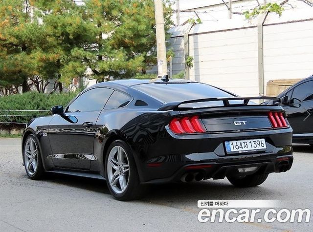 Ford Mustang 2020 — photo 3