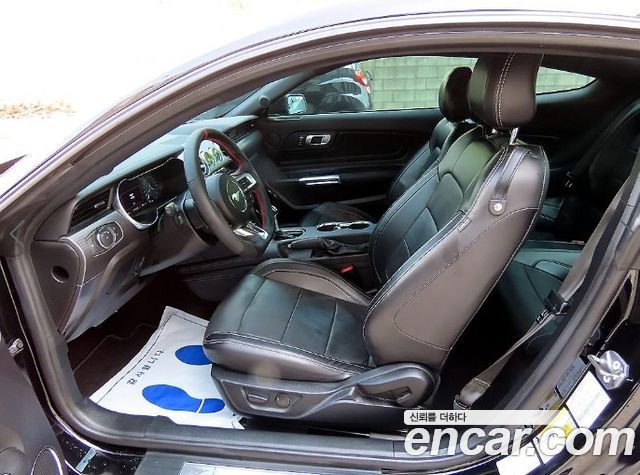 Ford Mustang 2020 — photo 5