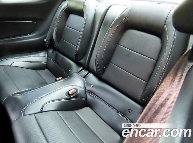 Ford Mustang 2020 — photo 6