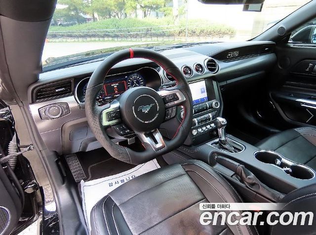 Ford Mustang 2020 — photo 7