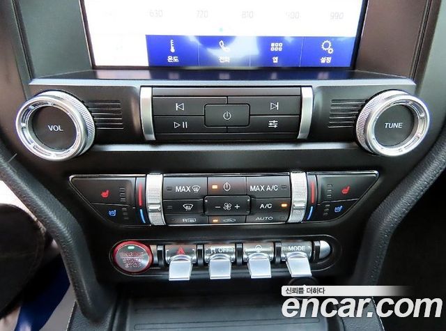 Ford Mustang 2020 — photo 12