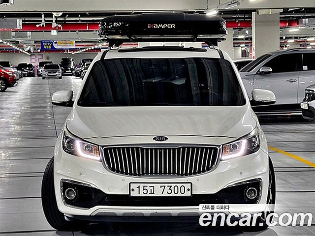 Kia Canival 2015 — photo 11
