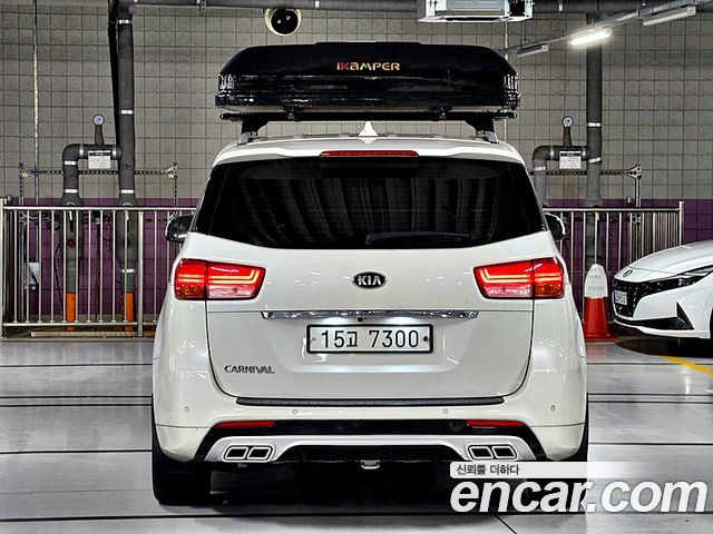Kia Canival 2015 — photo 13
