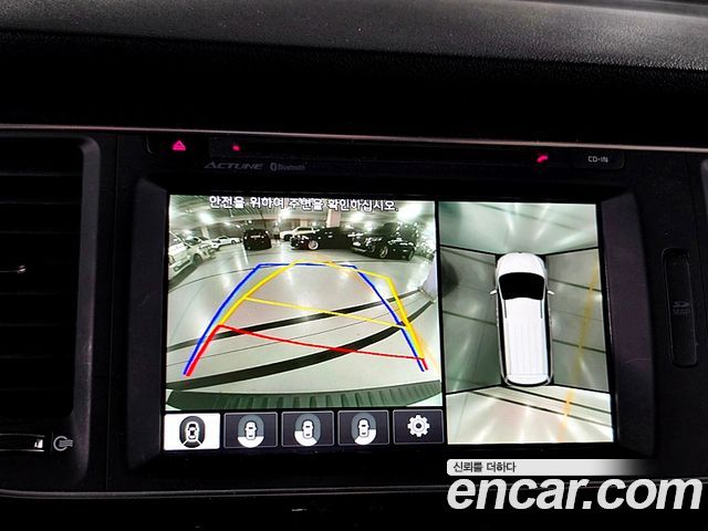 Kia Canival 2015 — photo 15