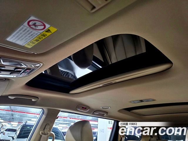 Kia Canival 2015 — photo 18