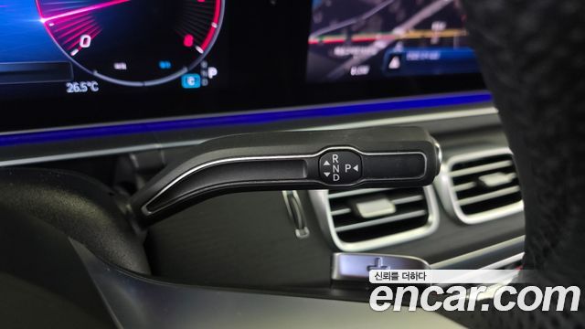 Mercedes-Benz GLE-Class 2023 — photo 12