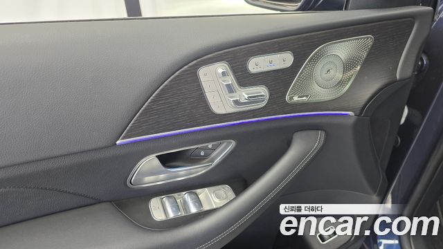 Mercedes-Benz GLE-Class 2023 — photo 27