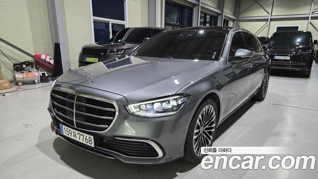 Mercedes-Benz S-Class 2023 — photo 1