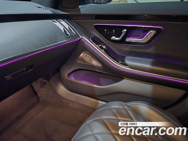Mercedes-Benz S-Class 2023 — photo 10