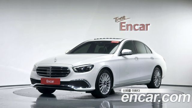 Mercedes-Benz E-Class 2022 — photo 38