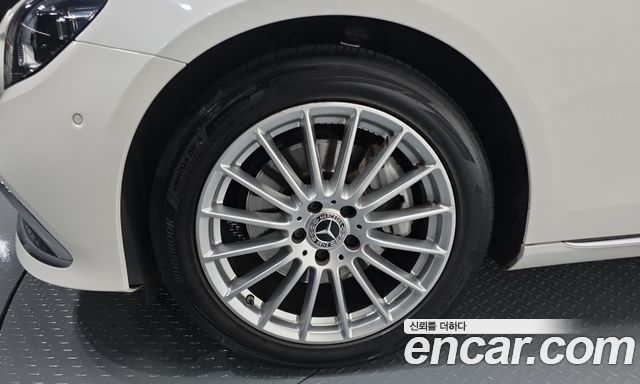 Mercedes-Benz E-Class 2022 — photo 5