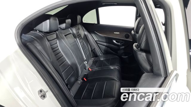 Mercedes-Benz E-Class 2022 — photo 17