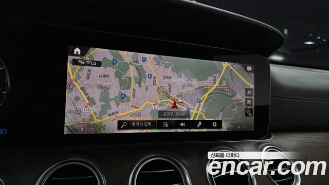 Mercedes-Benz E-Class 2022 — photo 21
