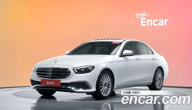 Mercedes-Benz E-Class 2022 — photo 1