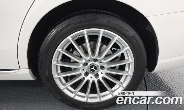 Mercedes-Benz E-Class 2022 — photo 7