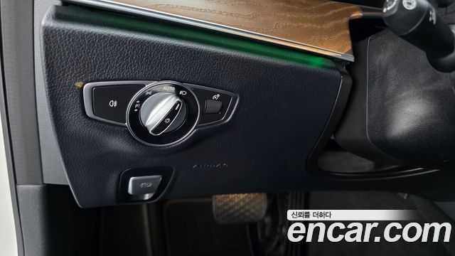 Mercedes-Benz E-Class 2022 — photo 29