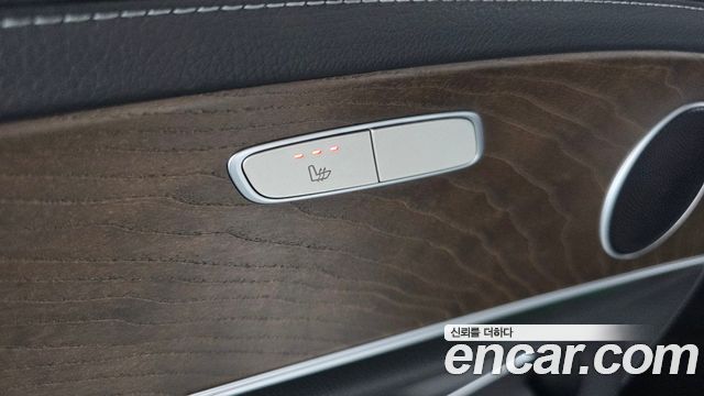 Mercedes-Benz E-Class 2022 — photo 33