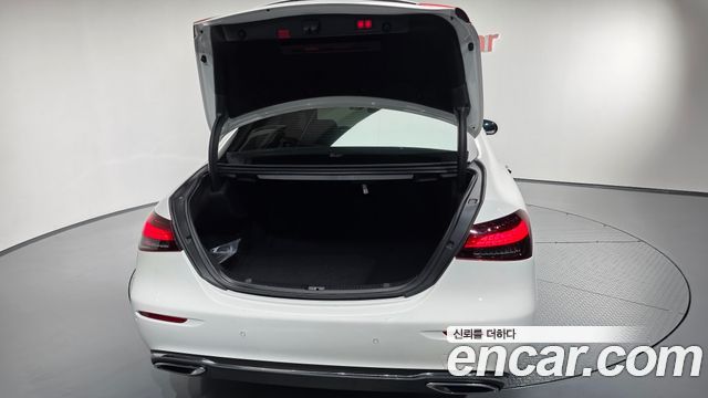 Mercedes-Benz E-Class 2022 — photo 36