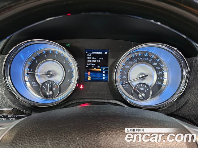 Chrysler 300C 2014 — photo 8