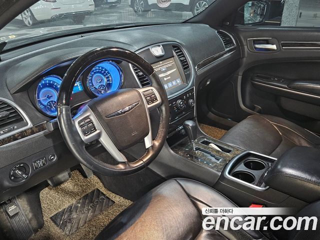 Chrysler 300C 2014 — photo 10