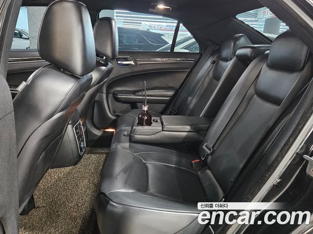 Chrysler 300C 2014 — photo 11