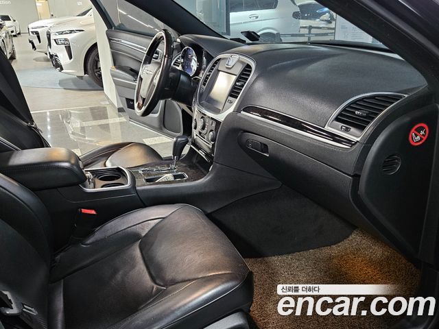 Chrysler 300C 2014 — photo 12