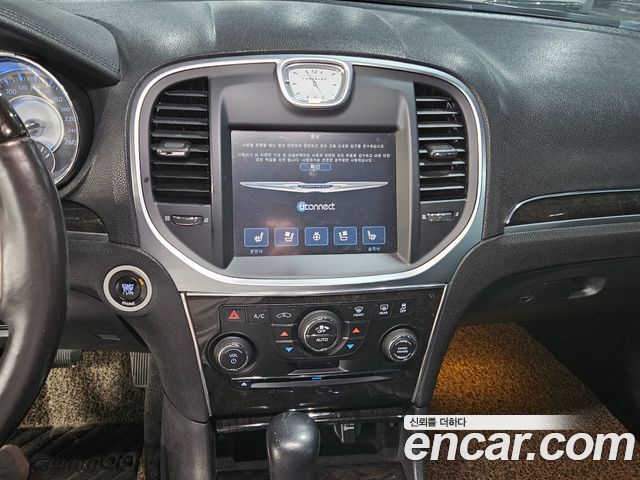 Chrysler 300C 2014 — photo 16