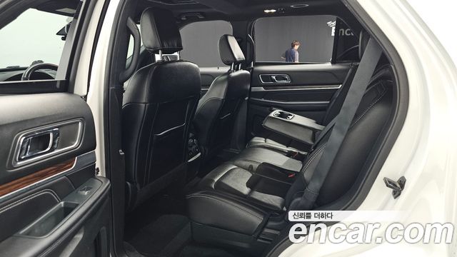 Ford Explorer 2018 — photo 11