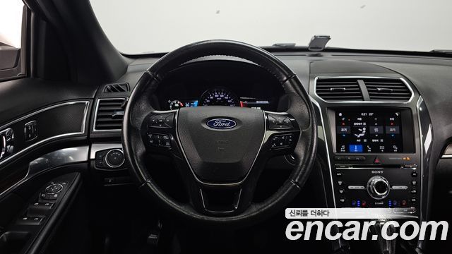 Ford Explorer 2018 — photo 14