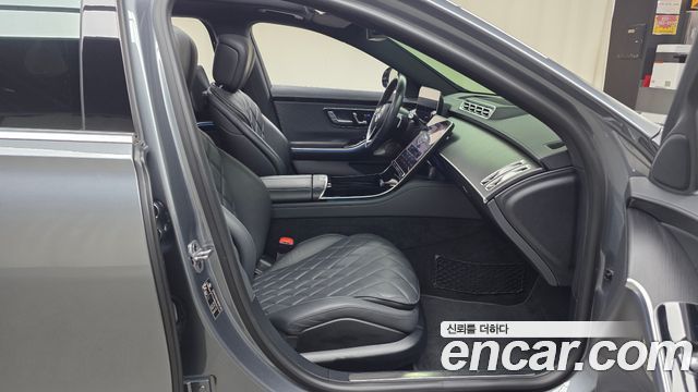 Mercedes-Benz S-Class 2022 — photo 17